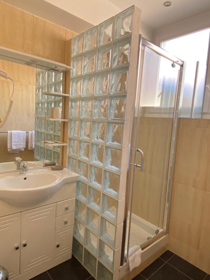 Hotel Lutetia Cannes Exterior photo